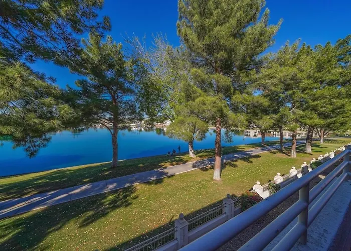 Holiday home Waterfront-amazing View W Fireworks-private-gated *